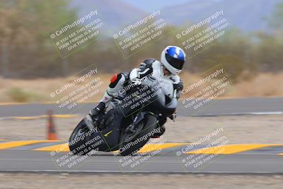 media/Sep-10-2022-SoCal Trackdays (Sat) [[a5bf35bb4a]]/Turn 6 (1140am)/